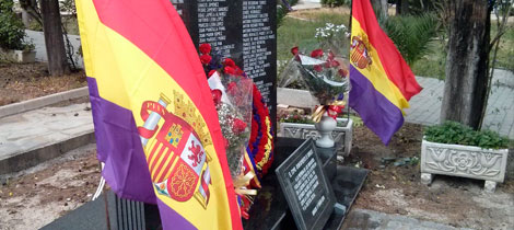 Homenaje en el Cementerio