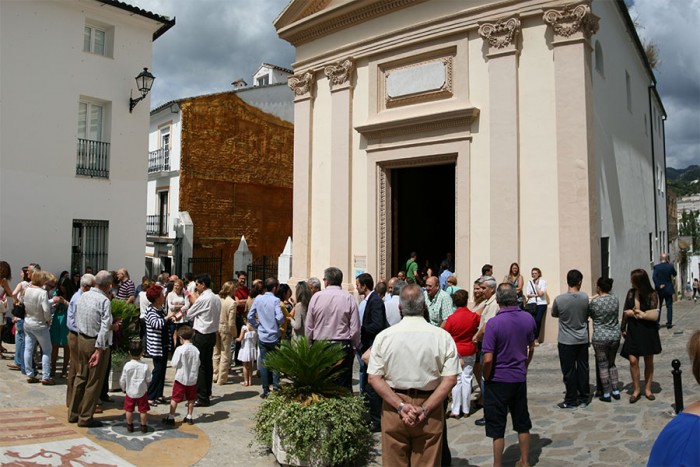 En el exterior del Salón de Plenos